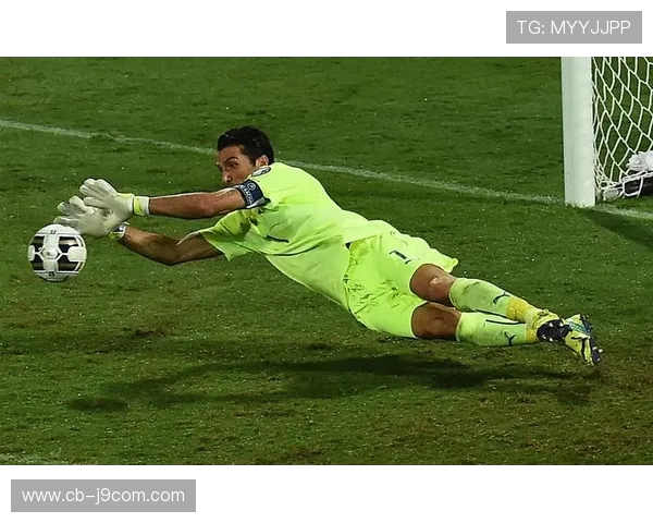 震撼绿茵瞬间守门员神级反应上演惊天扑救原声回放